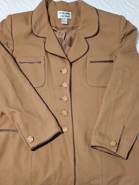 VINTAGE FOCUS 2000 Camel Blazer Sz14 with Contrast ZipperTrim and Gold Buttons